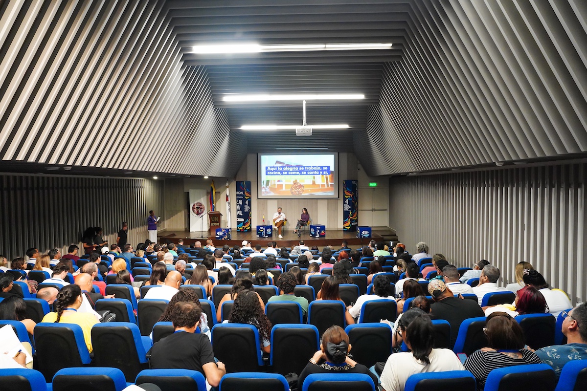 Barranquilla, Colombia, 25 de Septiembre de 2025. IV Encuentro Internacional Carnavales del Caribe en Barranquilla, 25 y 26 de septiembre de 2025. En la imagen, expositores durante el día 1.